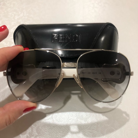 Fendi Aviator Sunglasses (Women’s) main image 4